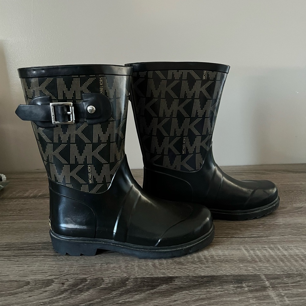 Michael Kors Black Monogram Rain Boots - Girls Youth | Size 1
